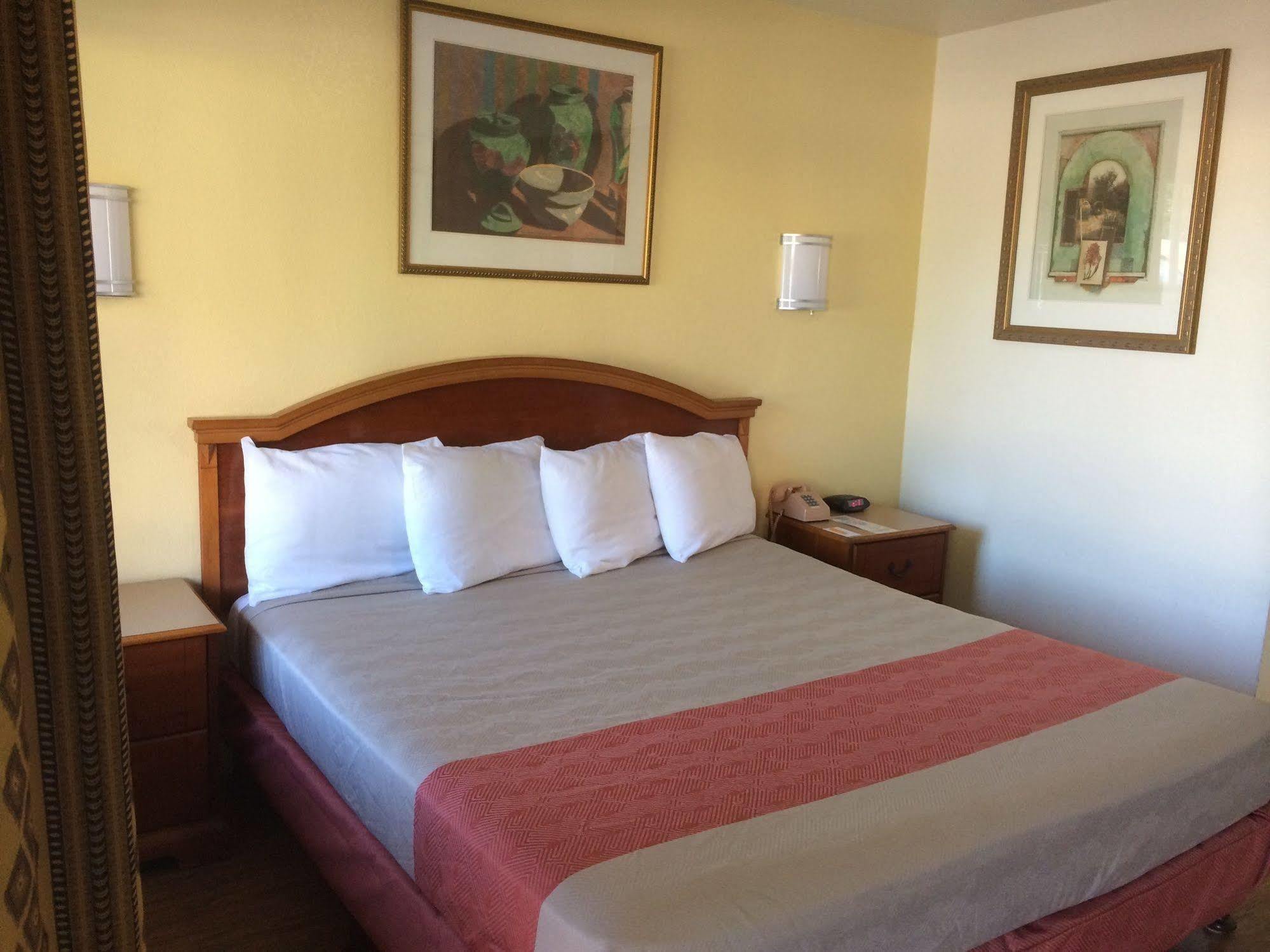 Vagabond Inn Hemet Exteriér fotografie