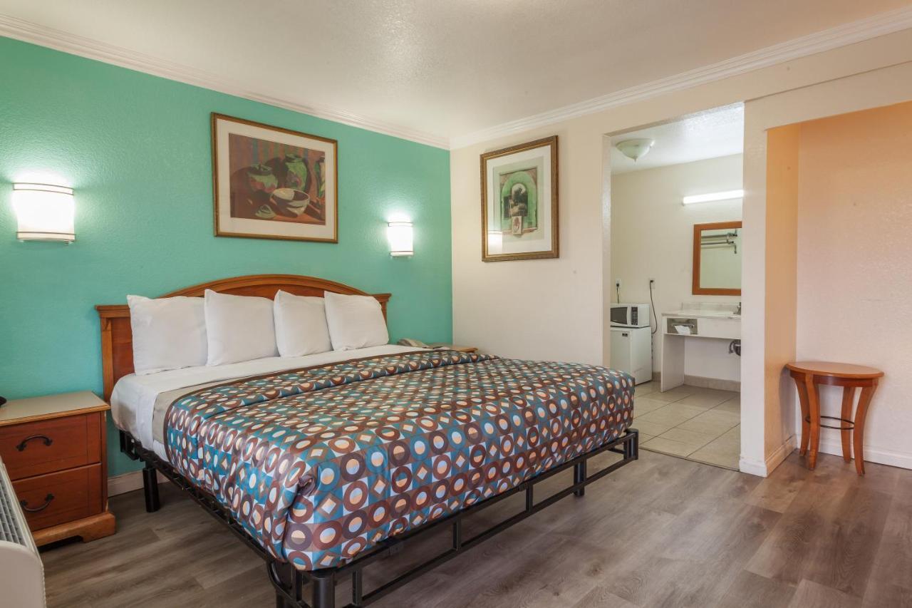 Vagabond Inn Hemet Exteriér fotografie